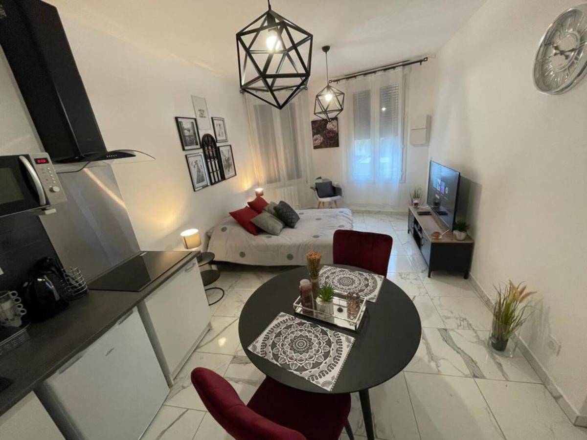 Le Dolce Vita - Centre Historique, Proche Toutes Commodites, Stationnement Aise, Wifi-Netflix Niort Exterior foto